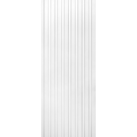 Lamele ścienne białe L0301P Largo Mardom Decor zamontowane na ścianie w salonie. Pionowe pasy optycznie podwyższają wnętrze i na